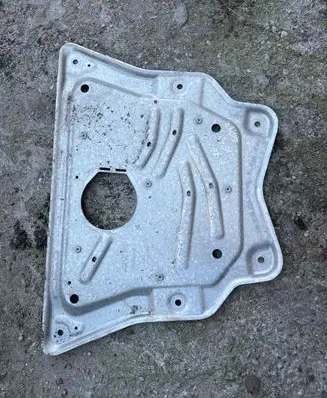 BMW X6 F16 Engine splash shield/under tray 6853814