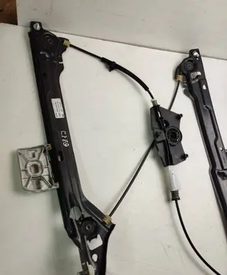 Audi Q8 Rear window lifting mechanism without motor 4M8839461