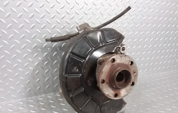 Volkswagen PASSAT B6 Front wheel hub