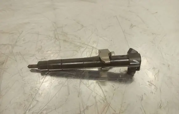 Mercedes-Benz C W204 Fuel injector A6510704987