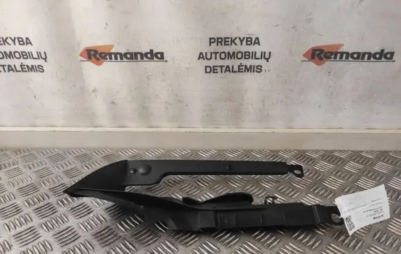 Audi TT TTS RS Mk3 8S Fender end trim 8S0821169B