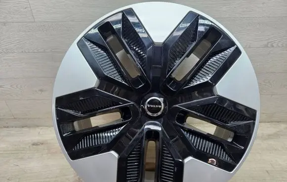 Volvo EX30 R18 alloy rim 80000277