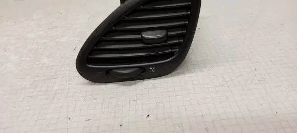 Seat Alhambra (Mk1) Dash center air vent grill 95VWA018B09 7M1819703E
