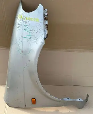 KIA Carnival Fender