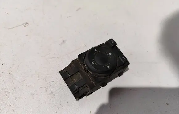 Volkswagen PASSAT B5 Wing mirror switch 3B1959565