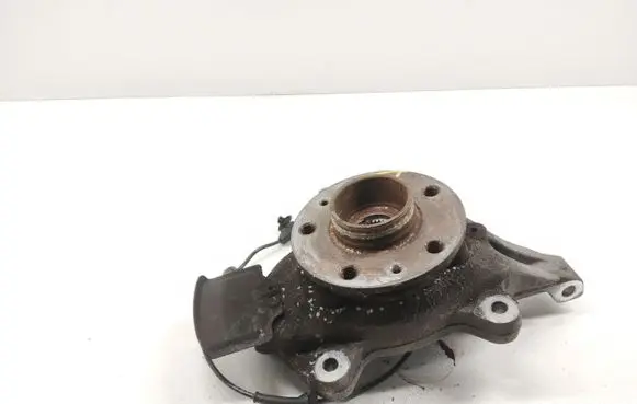 Renault Latitude (L70) Front wheel hub spindle knuckle 