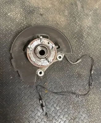 Opel Astra K Front wheel hub 557804735