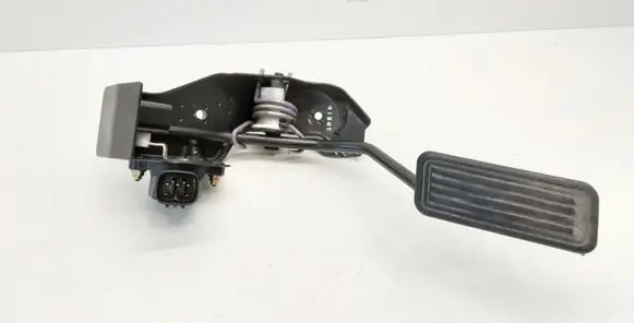 Toyota Avensis T250 Accelerator throttle pedal