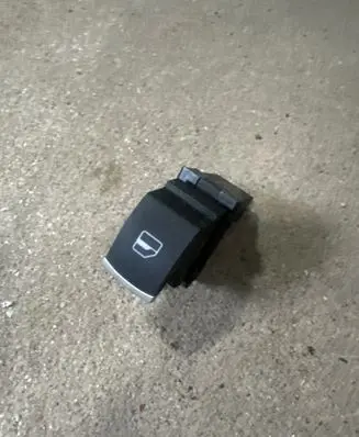 Volkswagen Golf VI Electric window control switch 5K0959855