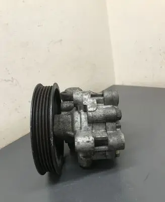 KIA Carens I Power steering pump