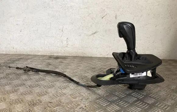 BMW 3 E90 E91 Gear shifter/selector 7580923