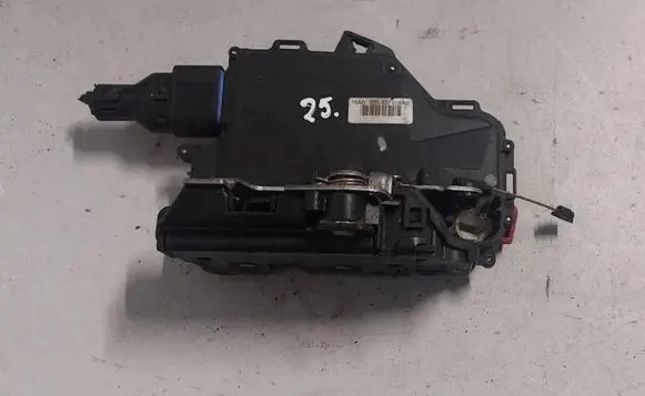 Volkswagen Caddy Front door lock 3D1837015AB