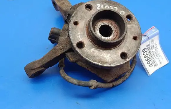 Front wheel hub spindle knuckle