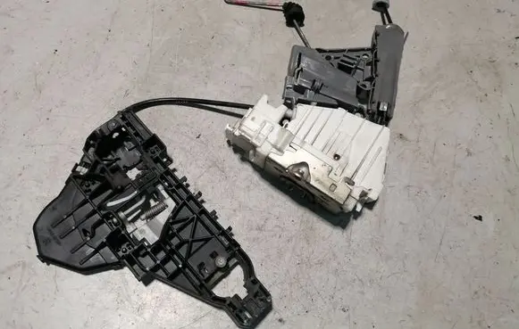 Mercedes-Benz R W251 Front door lock A1697202835 A2517601834