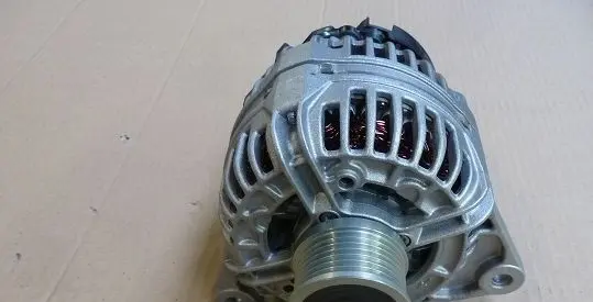 Volkswagen Touran III Generator/alternator 0124525565