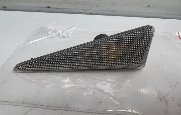 Volkswagen Touran I Front fender indicator light 82000271516 02156599