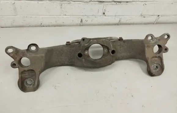 Audi A4 S4 B6 8E 8H Gearbox mounting bracket 8E0399