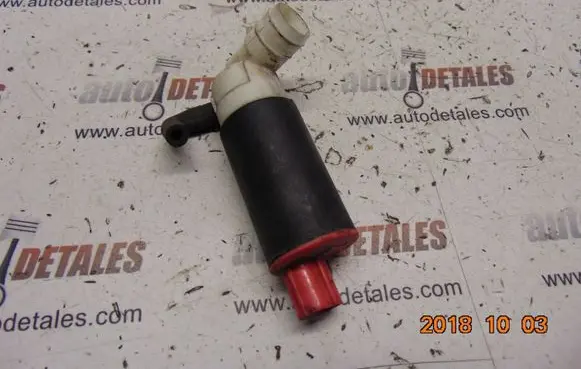 Honda CR-V Windscreen/windshield washer pump