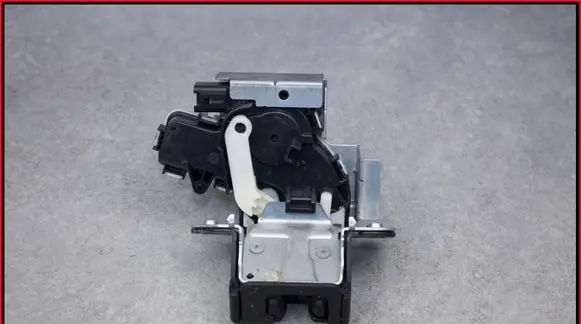 Mazda 3 II Tailgate/trunk/boot lock/catch/latch