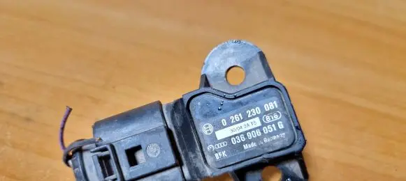Audi A4 S4 B6 8E 8H Air pressure sensor 0261230081