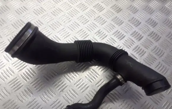Ford Focus Air intake hose/pipe 4M51-9A673-AE