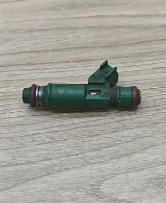 Volvo V70 Fuel injector 9470229