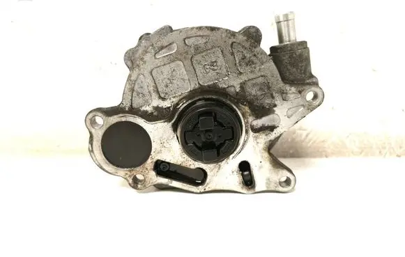 Volkswagen Touran II Vacuum pump 03L145100F