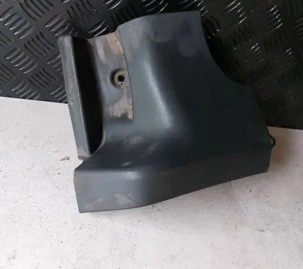 Volvo XC90 Side skirt front trim 