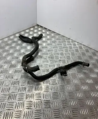 Volkswagen PASSAT B6 Engine coolant pipe/hose