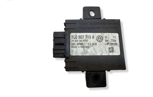 Volkswagen Touareg I Alarm control unit/module 7L0907719A