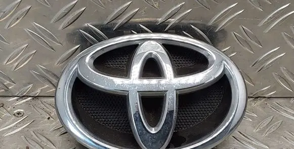 Toyota Verso Manufacturer badge logo/emblem 753110F030