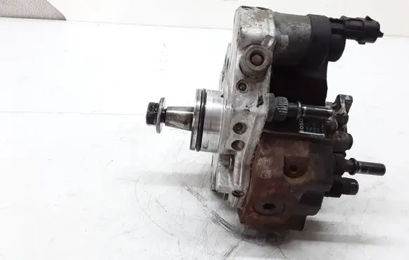 Fuel injection high pressure pump