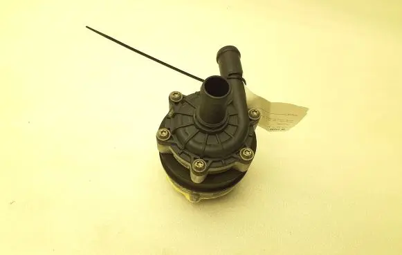 Volvo XC40 Electric auxiliary coolant/water pump 32339380 P32339380