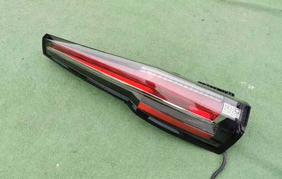 Cadillac Escalade Rear/tail lights 84211922