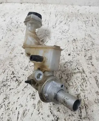 Nissan Qashqai Master brake cylinder 17224B640