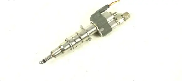 BMW 1 E81 E87 Fuel injector 7589048 1353758904808
