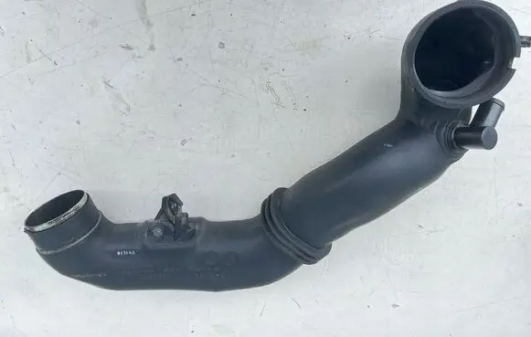 Subaru Forester SH Air intake hose/pipe A12AG05
