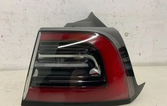 Rear/tail lights