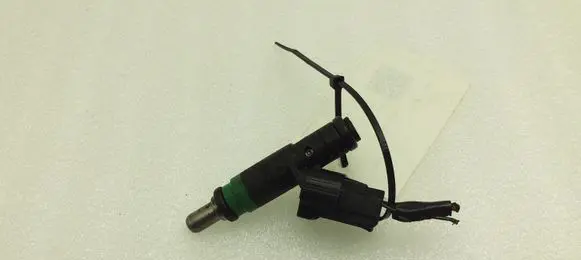Audi A8 S8 D3 4E Fuel injector 06C133551