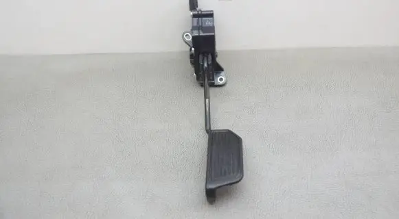 Toyota Prius (XW30) Accelerator throttle pedal 7811147010
