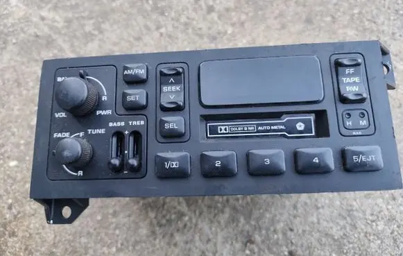 Chrysler Voyager Radio/CD/DVD/GPS head unit P56038933AB