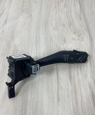 Volkswagen Scirocco Wiper control stalk 1K0953519J