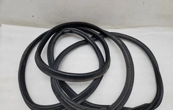 Volkswagen ID. Buzz Trunk rubber seal (body) 1T3827705B