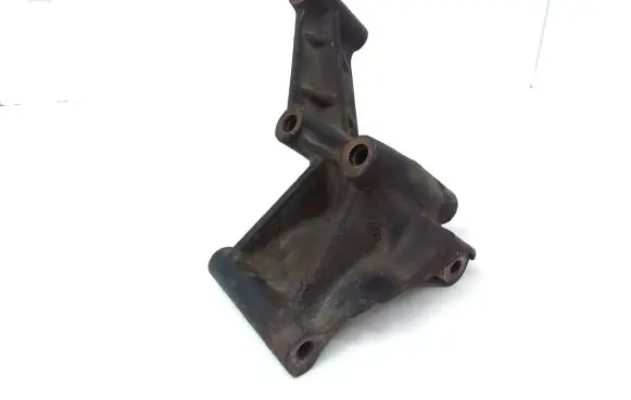 Volkswagen Crafter Engine mounting bracket