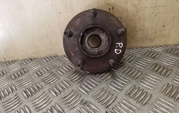 Nissan Juke I F15 Front wheel hub