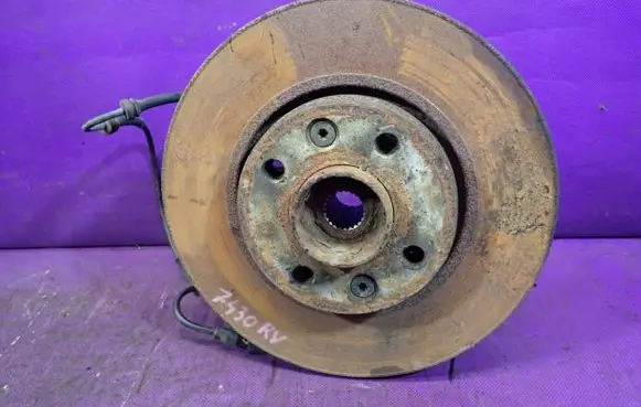 Renault Modus Front wheel hub spindle knuckle