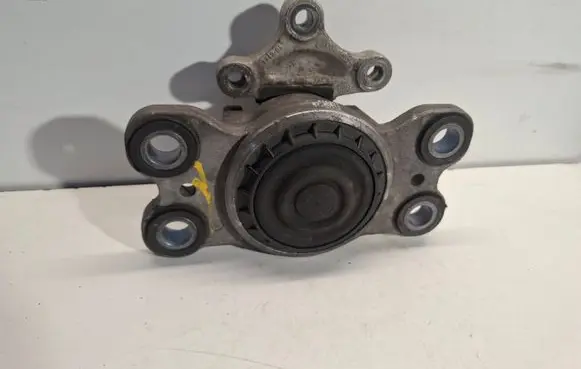 Volvo V60 Engine mount bracket 31262710