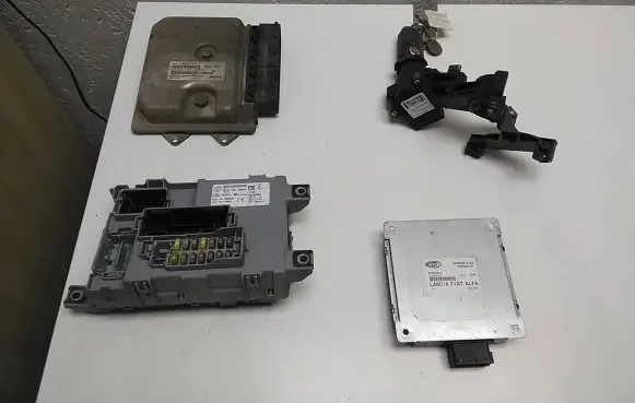 Engine ECU kit and lock set