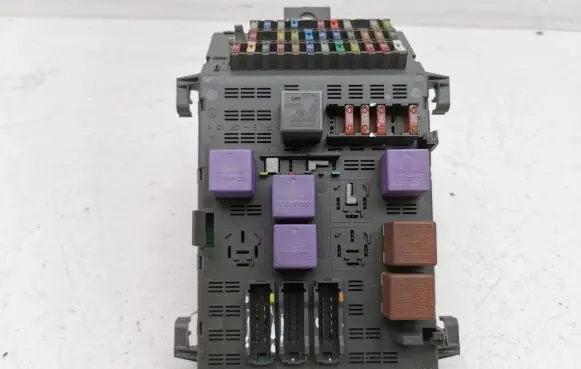 Renault Laguna I Fuse module