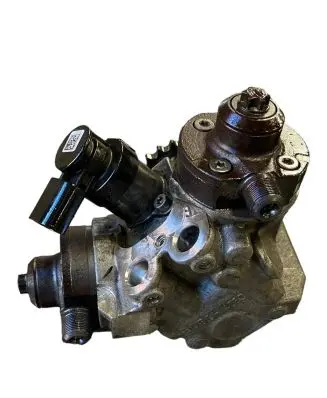 Audi Q7 4M Fuel injection high pressure pump 0445010806 059130755CG